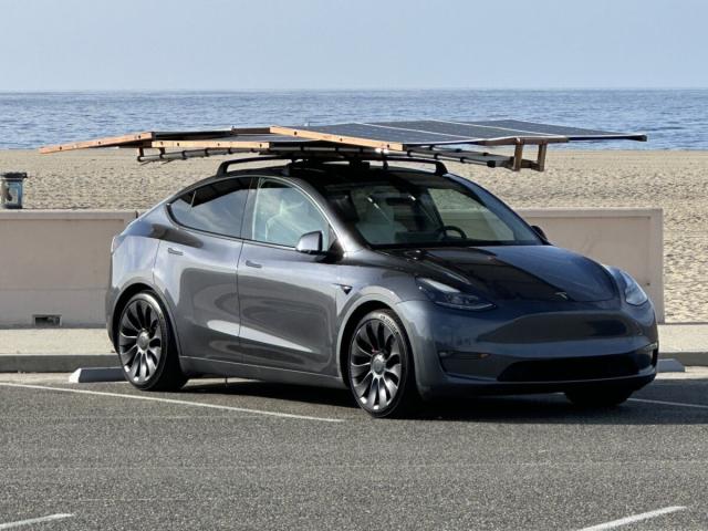 découvrez le toit tesla, une innovation énergétique alliant esthétique et performance. transformez votre maison en source d'énergie grâce à des panneaux solaires élégants et intégrés. optez pour une solution durable et économisez sur vos factures d'électricité tout en préservant l'environnement.