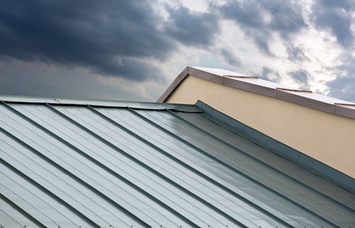 découvrez les avantages du toit en tôle : durabilité, légèreté et esthétisme pour votre habitat. optez pour une solution idéale pour votre toiture qui allie modernité et efficacité.