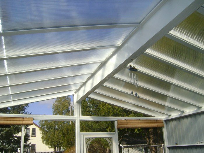 découvrez les avantages du toit transparent, une solution moderne pour apporter lumière et élégance à vos espaces intérieurs tout en garantissant une excellente isolation. idéal pour les vérandas, salons ou patios, le toit transparent transforme votre habitat en un lieu de vie lumineux et agréable.