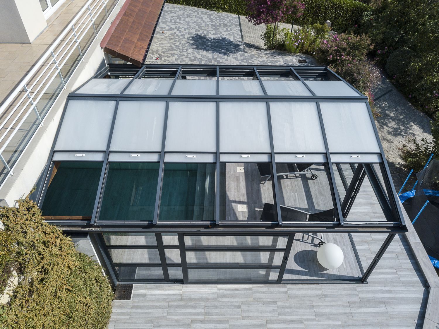 découvrez les avantages d'un toit de véranda, alliant lumière naturelle et protection. transformez votre espace extérieur en un lieu de détente agréable, tout en ajoutant une touche d'élégance à votre maison.