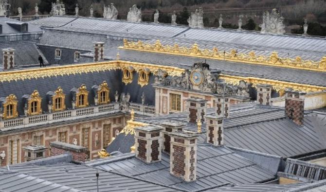 découvrez les services de couverture à versailles : restauration, entretien et installation de toits en tuiles, ardoises ou zinc. faites confiance à notre expertise pour protéger votre maison tout en respectant l'esthétique de la région.