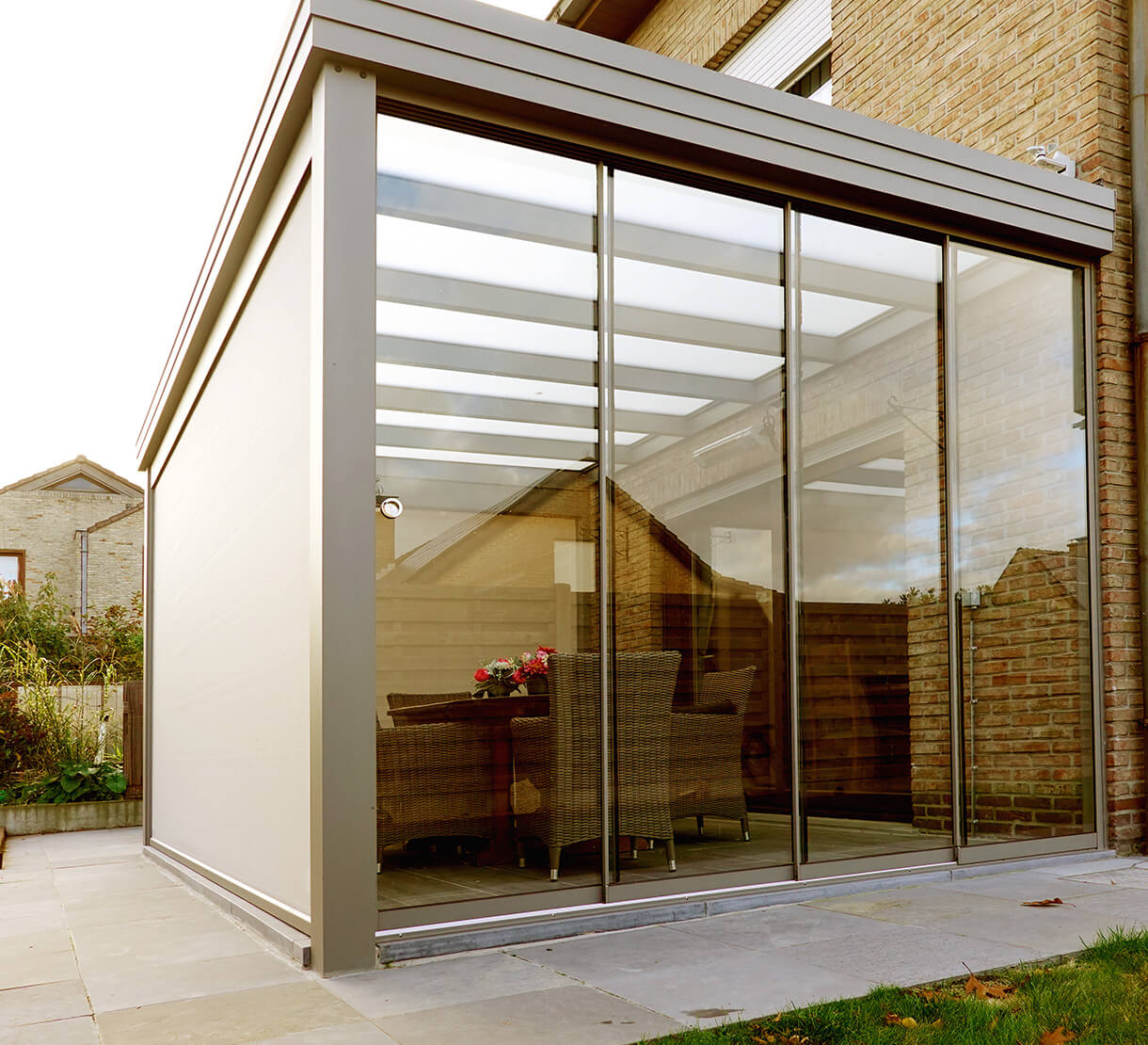 découvrez les avantages d'un toit vitré : luminosité naturelle, style moderne et des vues imprenables. transformez votre espace avec des solutions innovantes et esthétiques pour votre maison ou votre bâtiment.