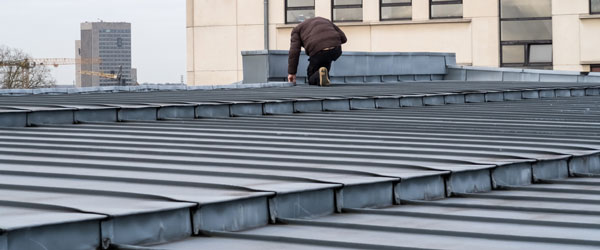 découvrez les avantages du toit en zinc, un matériau durable et esthétique. apprenez-en plus sur ses propriétés, son installation et son entretien pour assurer la longévité de votre toiture.