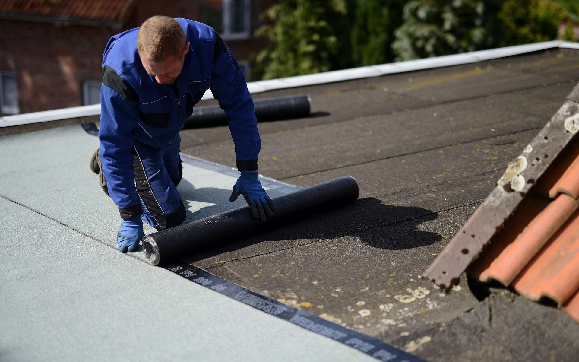 découvrez les avantages et les solutions pour la toiture à toit plat. apprenez comment choisir les matériaux, optimiser l'isolation et garantir l'étanchéité de votre toit. faites le bon choix pour votre projet de construction ou de rénovation.
