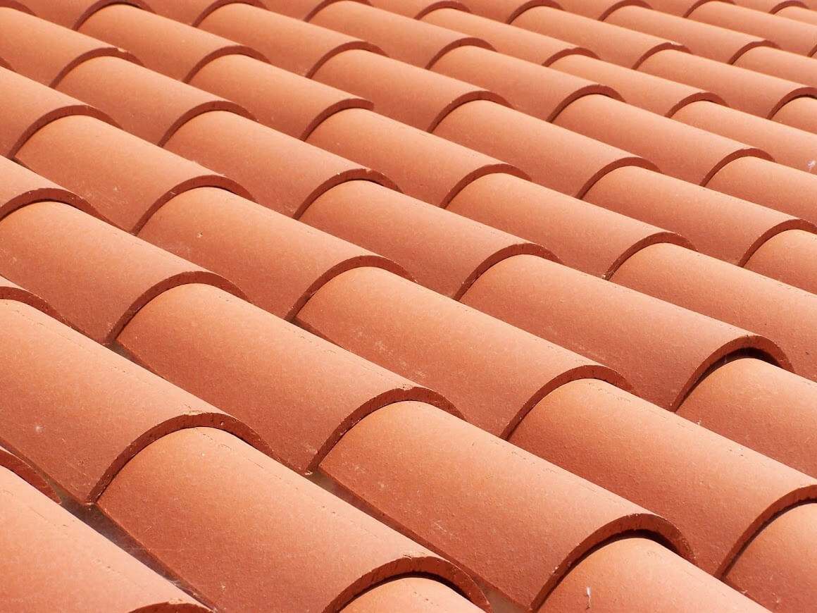 découvrez nos solutions de toitures en tuiles, alliant esthétique et durabilité. profitez d'une large gamme de styles et de couleurs pour sublimer votre maison tout en garantissant une protection optimale contre les intempéries. transformez votre habitat avec des matériaux de qualité supérieure!