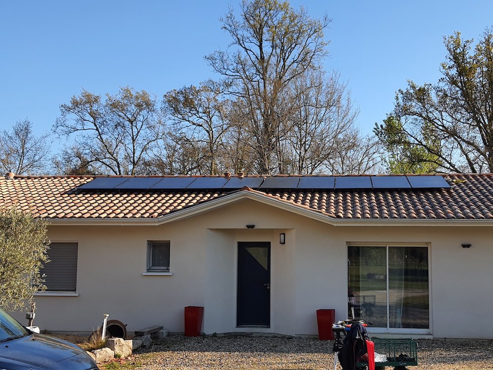 découvrez nos solutions innovantes de toitures solaires en périgord. alliez esthétisme, durabilité et économies d'énergie pour votre projet de construction ou de rénovation.