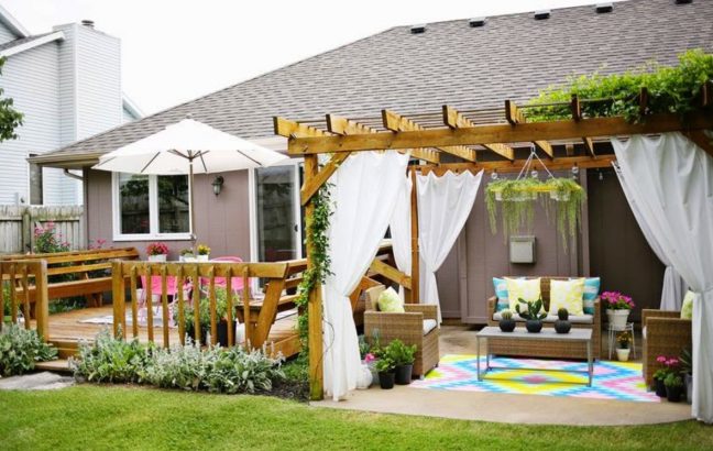 découvrez notre sélection de tonnelles avec rideaux, parfaites pour créer un espace extérieur intime et confortable. protégez-vous du soleil et du vent tout en ajoutant une touche d'élégance à votre jardin ou terrasse. idéales pour vos repas en plein air ou vos moments de détente.