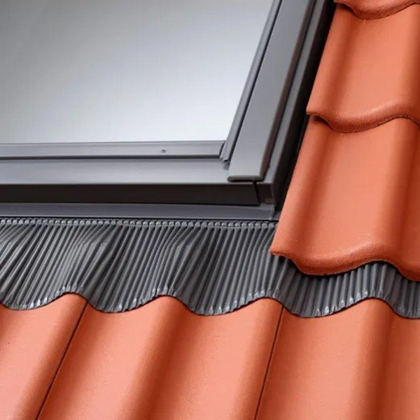 découvrez nos fenêtres de toit velux, synonymes de lumière naturelle et d'amélioration de votre espace de vie. idéales pour tous types d'habitat, elles apportent confort et esthétisme tout en garantissant une isolation optimale. transformez votre intérieur avec velux !
