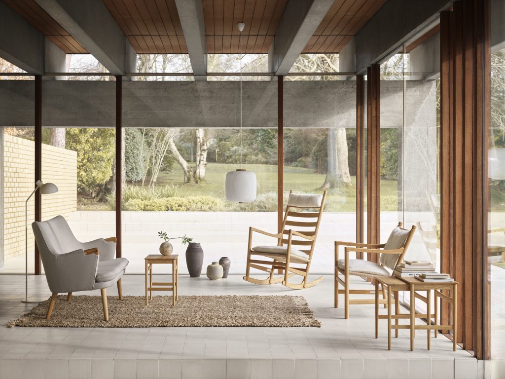 découvrez l'élégance moderne de notre véranda en verre, idéale pour profiter de la lumière naturelle tout en ajoutant une touche de sophistication à votre espace de vie. transformez votre maison avec ce véritable espace de détente, parfait pour toutes les saisons.