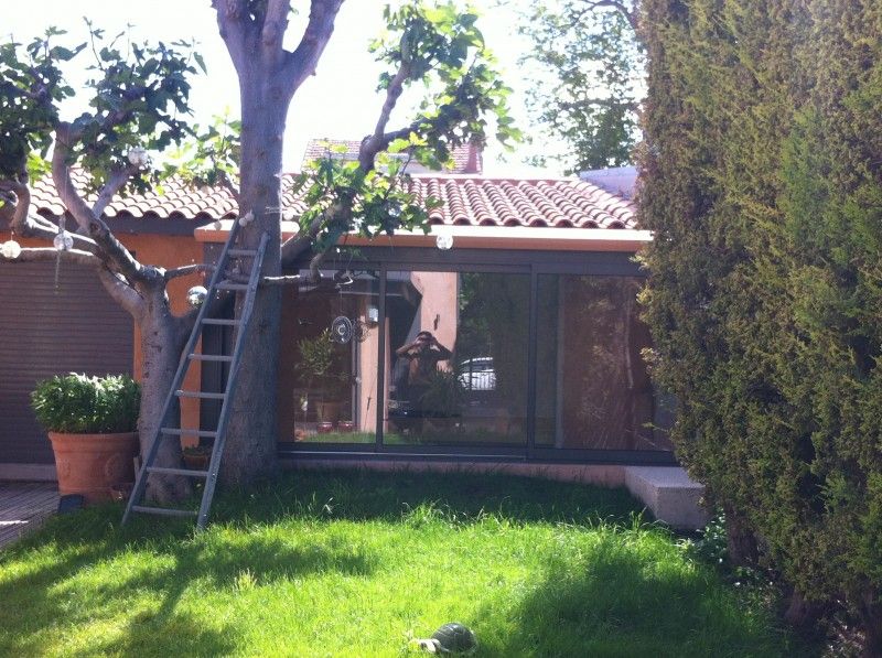 découvrez notre sélection de vérandas en tuile, alliant esthétique et confort. transformez votre espace extérieur en un lieu accueillant et chaleureux, idéal pour profiter de la lumière naturelle tout en restant protégé des intempéries.