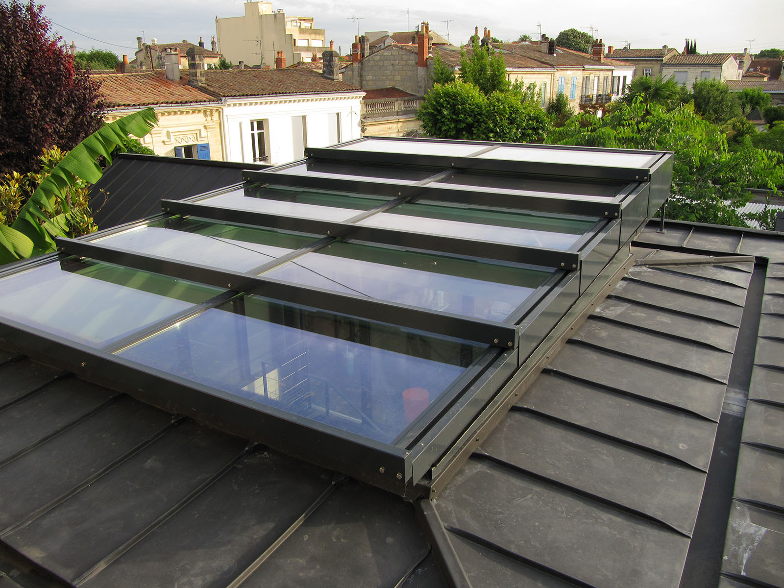 découvrez notre guide complet sur les verrières de toit, une solution élégante pour maximiser la lumière naturelle tout en embellissant votre espace. idéales pour les extensions de maison et les projets de rénovation, ces structures allient design moderne et fonctionnalité.