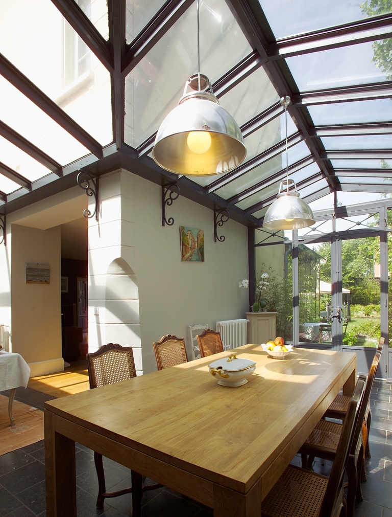 découvrez nos solutions de vérrières de toit pour maximiser la luminosité et le style de votre espace. profitez d'une conception moderne et d'une isolation thermique optimale pour transformer votre intérieur.