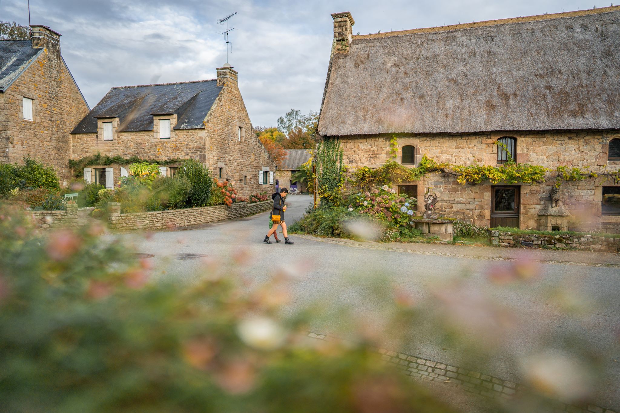 découvrez le charme pittoresque du village de chaume dans le morbihan, un endroit idéal pour profiter de ses paysages enchanteurs, de son patrimoine riche et de l'accueil chaleureux de ses habitants. parfait pour des escapades authentiques en bretagne.