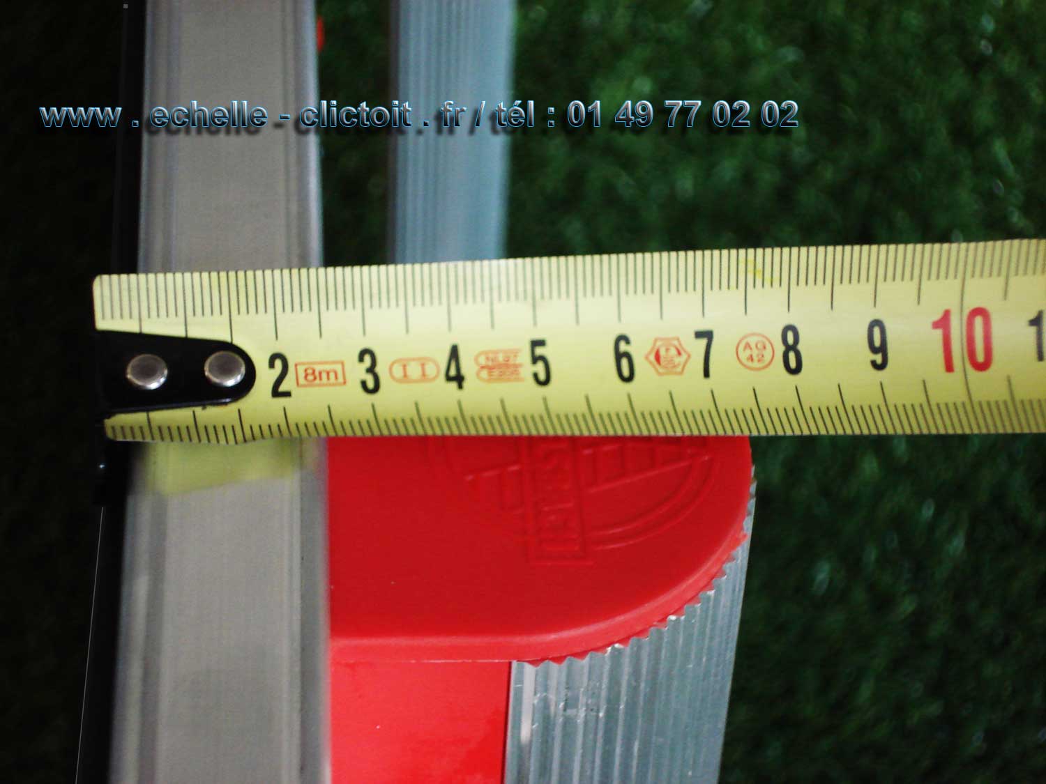 découvrez nos conseils sur l'accrochage d'une échelle sur le toit pour assurer votre sécurité lors de vos travaux en hauteur. apprenez les meilleures pratiques et techniques pour bien fixer votre échelle et éviter les accidents.