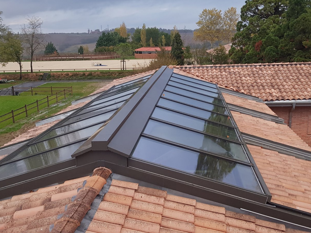 découvrez nos solutions d'achat de toiture pour maisons : matériaux de qualité, conseils d'experts et options sur mesure pour protéger votre habitat et améliorer son esthétique.