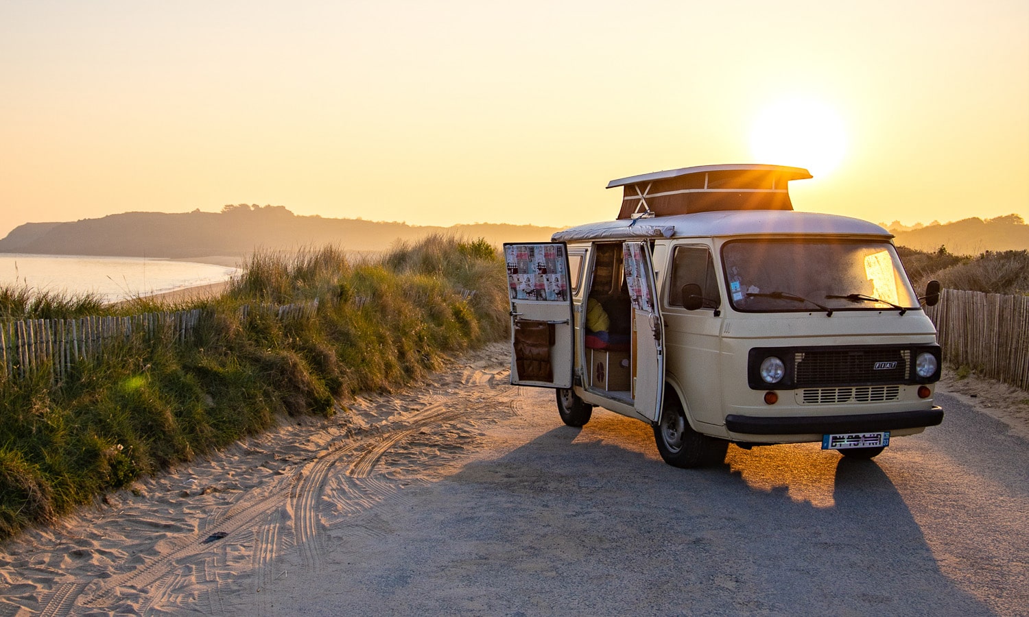 découvrez comment améliorer l'aération de votre toit de camping-car pour optimiser le confort et la ventilation. apprenez des astuces pratiques pour prévenir l'humidité et garantir un environnement agréable lors de vos voyages.