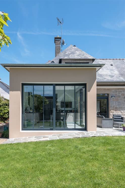 découvrez nos solutions d'agrandissement de toit à 4 pans, idéales pour maximiser l'espace et améliorer l'esthétique de votre maison. transformez votre habitation avec un nouveau volume et profitez d'une luminosité naturelle accrue grâce à nos conceptions modernes et élégantes.