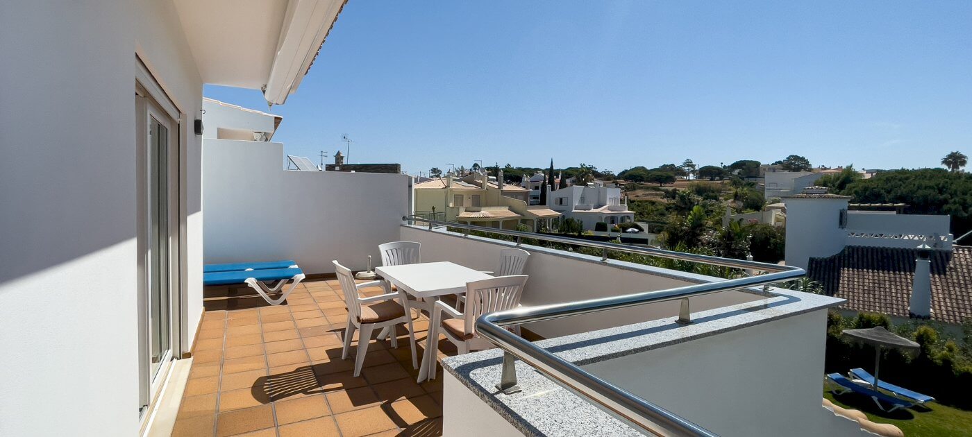 découvrez nos solutions d'agrandissement pour toits terrasses, alliant design et fonctionnalité. optimisez votre espace extérieur et profitez d'une vue imprenable tout en ajoutant de la valeur à votre propriété.