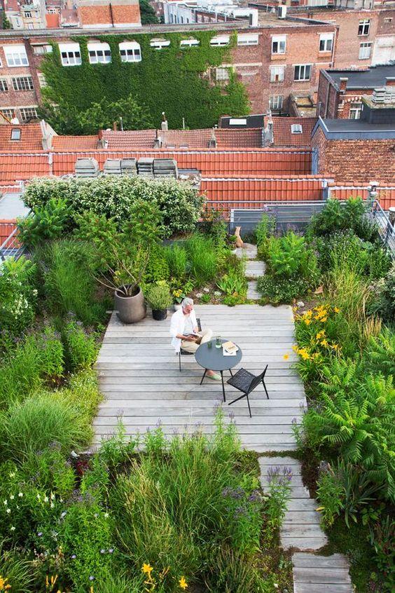 découvrez nos solutions innovantes pour l'aménagement de votre toit. transformez votre espace extérieur en un lieu de vie agréable et fonctionnel, que ce soit pour un jardin, une terrasse ou un studio. profitez pleinement de votre toiture avec nos conseils et astuces d'experts.
