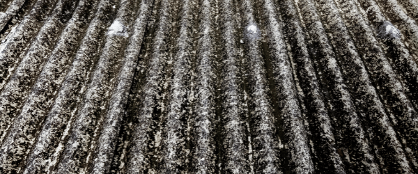 découvrez tout ce que vous devez savoir sur l'amiante dans les toits : risques pour la santé, réglementation et solutions d'élimination. protégez votre maison et votre famille en vous renseignant sur les enjeux associés à l'amiante.