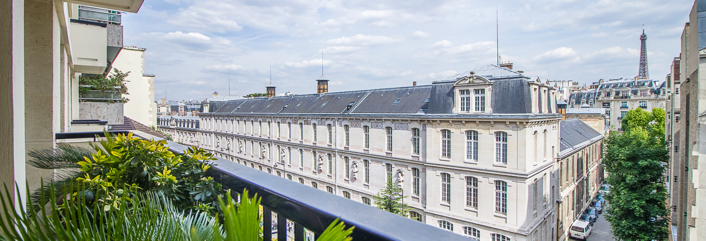 découvrez un superbe appartement en rooftop à paris, offrant une vue imprenable sur la ville lumière. profitez d'un espace moderne et lumineux, idéalement situé au cœur de la capitale, pour une expérience de vie unique.