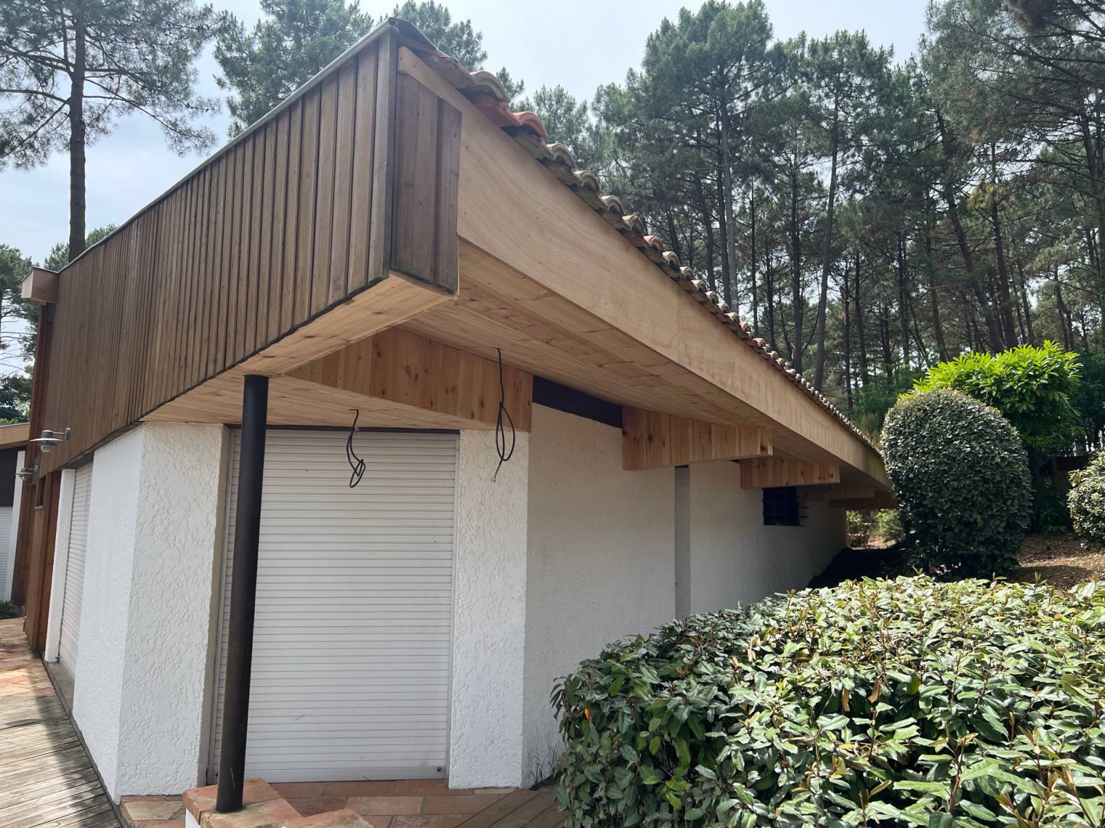 découvrez tout ce qu'il faut savoir sur l'avant toit : définitions, styles, matériaux et conseils d'entretien pour embellir et protéger votre maison tout en ajoutant une touche esthétique. explorez nos articles et guides pratiques.