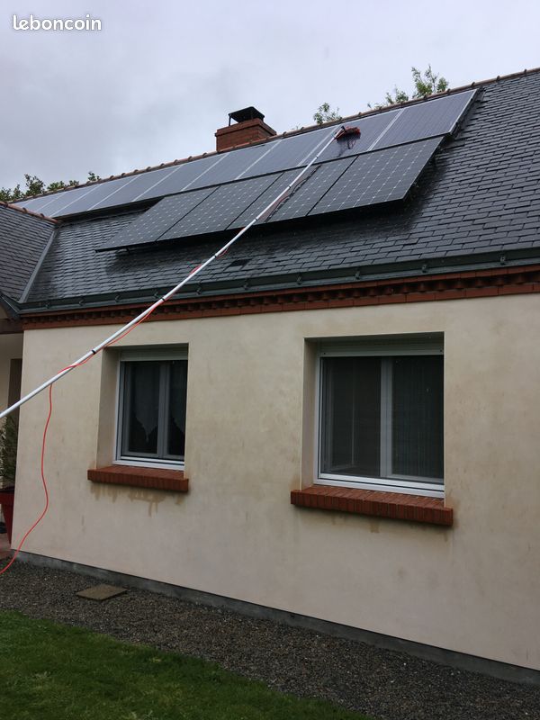 découvrez notre balai de toit, l'outil idéal pour nettoyer efficacement et en toute sécurité vos toits. conçu pour éliminer la mousse, les feuilles et les débris, il prolonge la durée de vie de votre toiture tout en améliorant son apparence. facile à utiliser, il vous permet d'atteindre les zones difficiles d'accès sans effort.