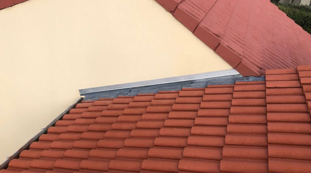 découvrez tout sur les bordures de toit en tuile : nos conseils d'installation, les différents types disponibles et comment assurer une finition parfaite pour votre toiture, alliant esthétique et performance.