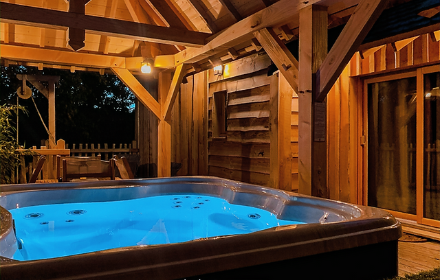 découvrez l'univers enchanteur des cabanes, des refuges douillets et naturelles où évasion rime avec confort. que ce soit en pleine forêt ou en bord de mer, immergez-vous dans une expérience unique entre rusticité et modernité.