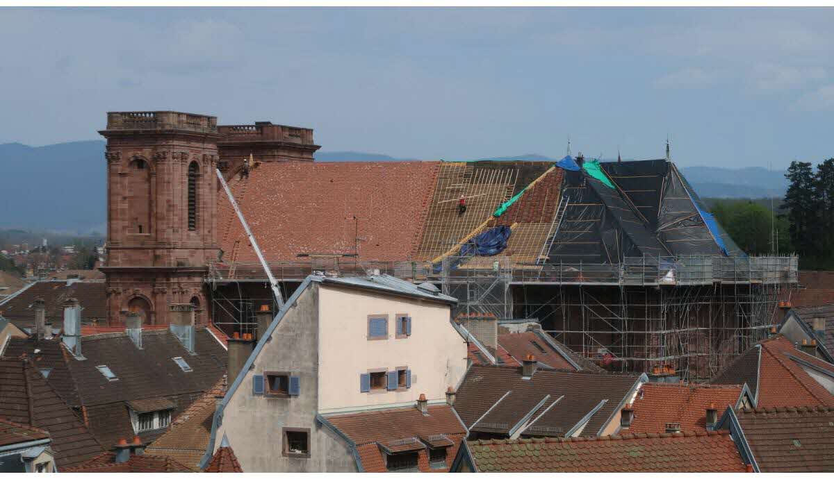 découvrez notre guide complet sur le calcul des tuiles pour toit. apprenez à estimer le nombre de tuiles nécessaires pour votre toiture, à choisir le bon type de tuile et à optimiser l'esthétique de votre maison. ne laissez rien au hasard pour un toit bien construit et durable!