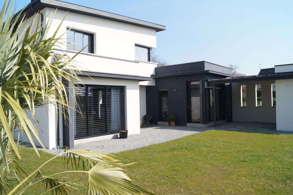 découvrez notre collection de casquettes à toit plat, alliant style et confort. idéales pour compléter votre look, ces casquettes apportent une touche moderne à toutes vos tenues. polyvalentes et tendance, elles sont parfaites pour toutes les occasions!