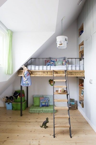 découvrez le charme unique d'une chambre sous toit, un espace chaleureux et intime où se mêlent confort et esthétique. profitez d'une ambiance cocooning, avec des poutres apparentes et une vue imprenable, pour des nuits paisibles et des journées harmonieuses.