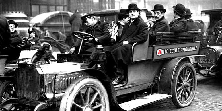 découvrez notre chapeau auto-école, l'accessoire idéal pour apprendre à conduire avec style et sécurité. conçu pour les futurs conducteurs, il allie confort et praticité tout en affichant votre passion pour l'automobile. parfait pour se démarquer lors de vos séances de conduite!