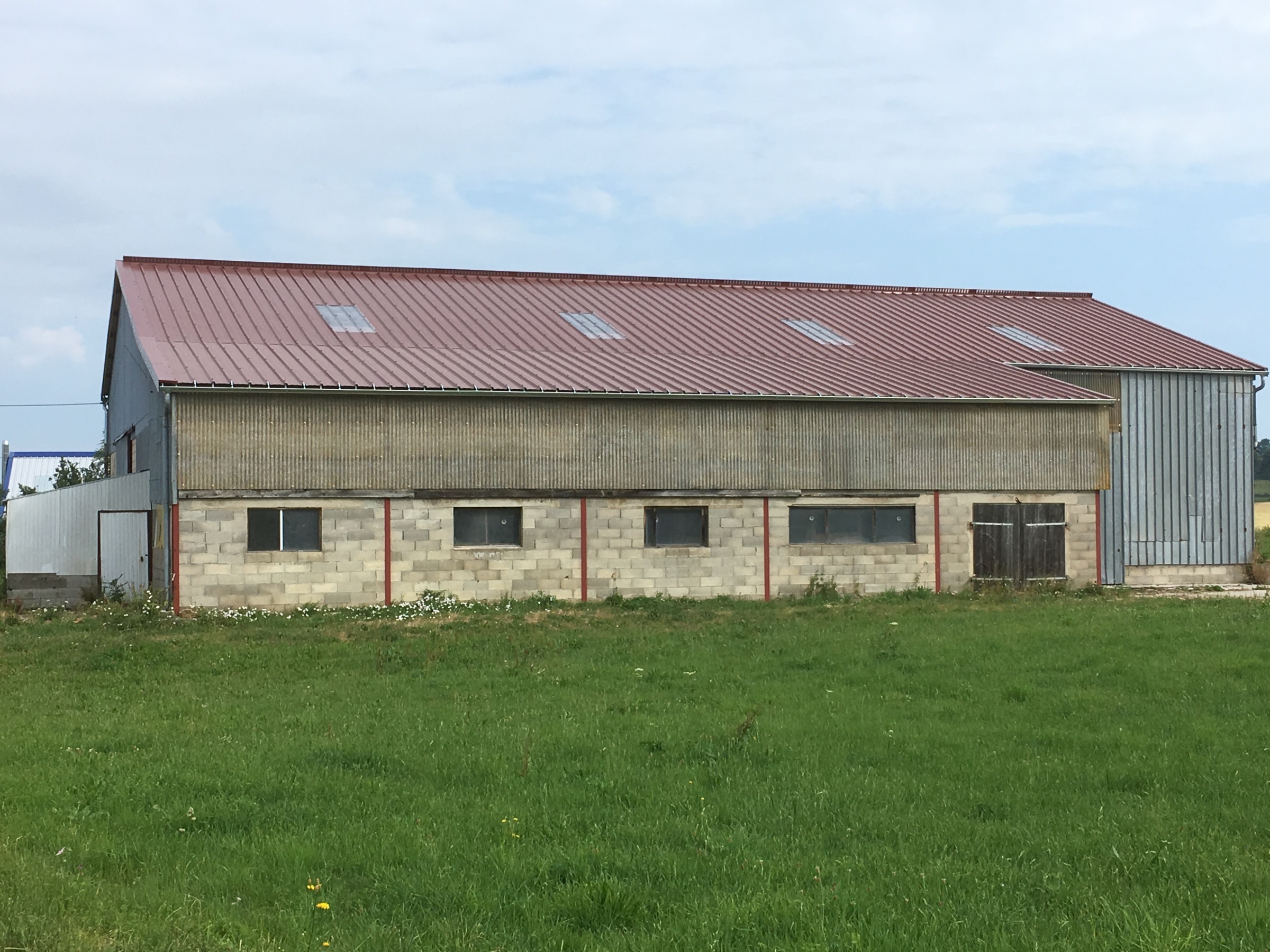 découvrez notre sélection de charpentes pour toits à vendre, alliant qualité et durabilité. parfaites pour vos projets de construction ou de rénovation, nos charpentes sont conçues pour répondre à vos besoins spécifiques tout en offrant une esthétique attrayante. consultez notre catalogue pour trouver la solution qui vous convient.