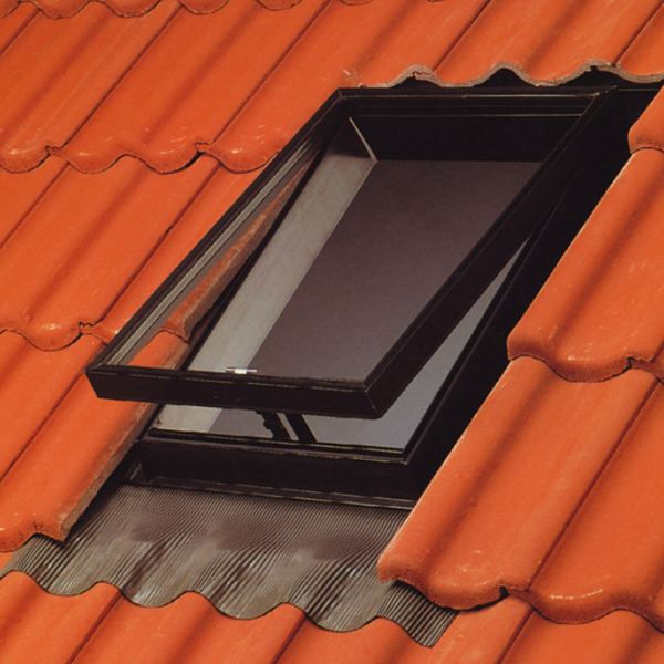 découvrez notre sélection de châssis toit velux, parfaits pour apporter lumière naturelle et ventilation à vos espaces. idéaux pour les combles et les pièces mansardées, nos produits allient design et performance. profitez d'un confort optimal tout en ajoutant une touche esthétique à votre intérieur.