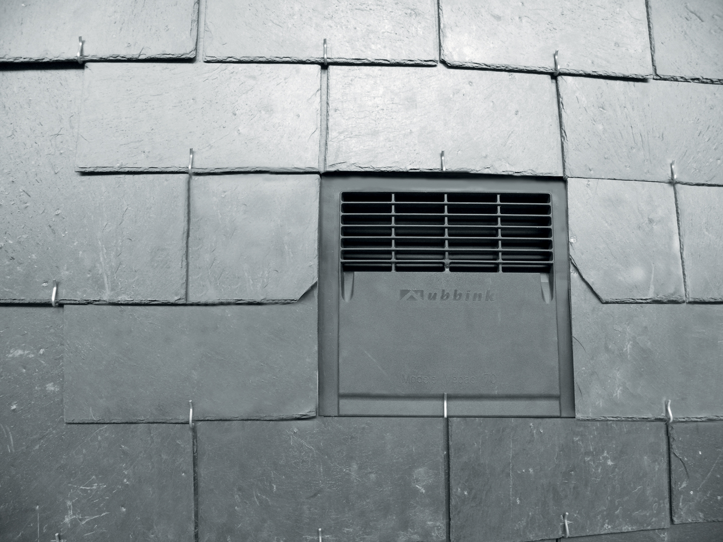 découvrez notre chatière en ardoise, alliant élégance et fonctionnalité pour offrir à votre chat un accès sécurisé et stylé à l'extérieur. idéale pour les propriétaires soucieux de déco, cette chatière s'intègre parfaitement à votre intérieur tout en assurant un passage facile pour votre compagnon à quatre pattes.