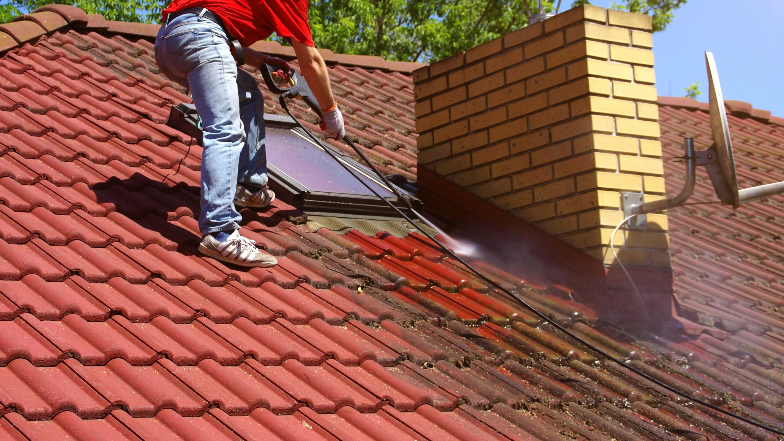 découvrez comment choisir le toit idéal pour votre maison. explorez les différents matériaux, styles et conseils pratiques pour garantir esthétique et durabilité. faîtes le bon choix pour protéger votre habitat et améliorer son apparence.