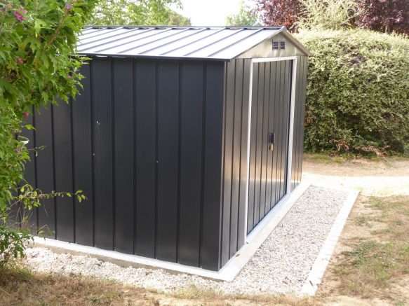 découvrez notre large gamme de couvertures pour cabanons, conçues pour protéger efficacement votre espace de stockage des intempéries et des éléments. offrez à votre cabanon une protection durable et esthétique avec nos produits de qualité.