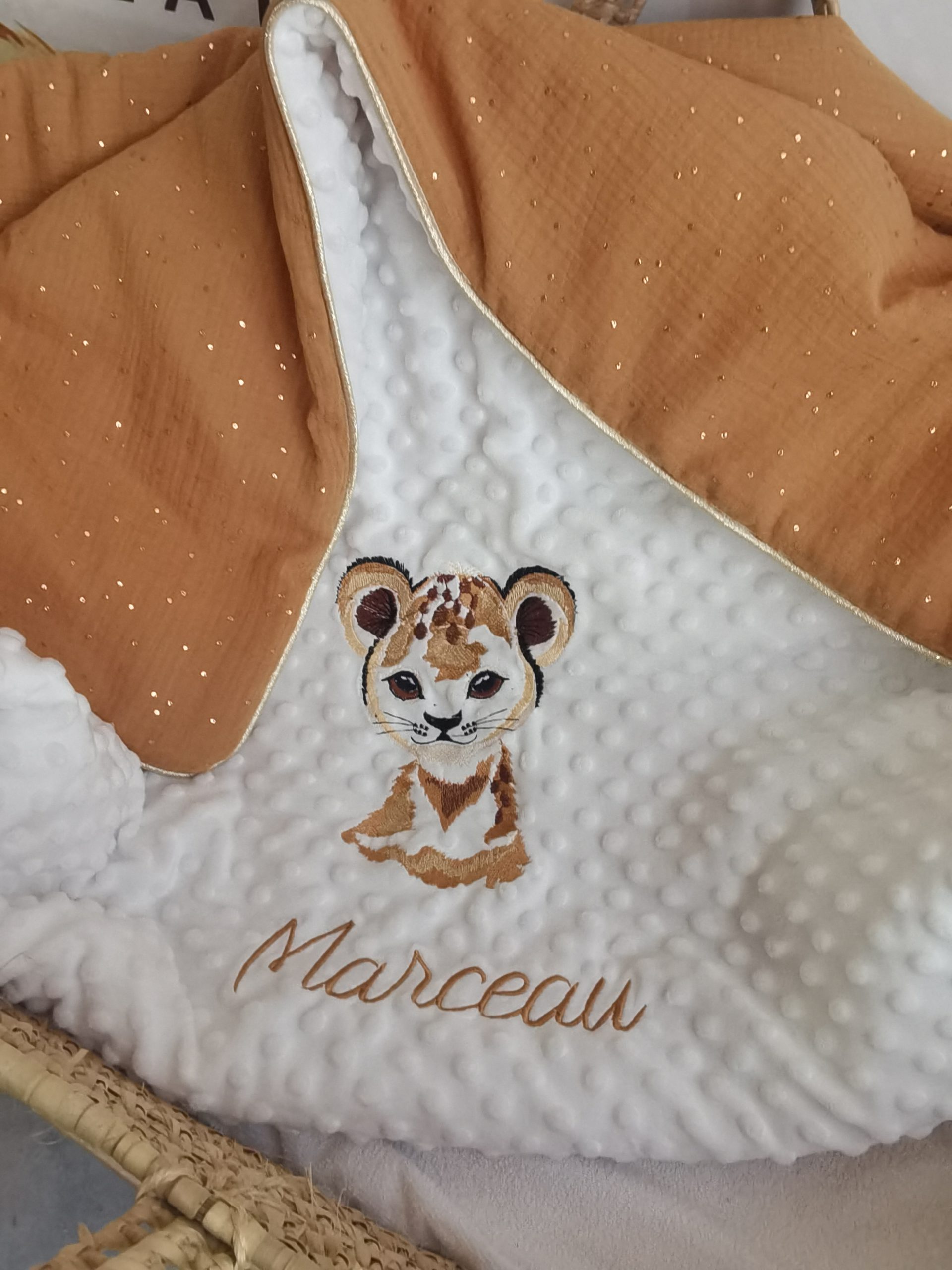 découvrez nos solutions de couverture adaptées à vos besoins : que ce soit pour des projets résidentiels ou professionnels, notre expertise vous garantit une protection optimale contre les intempéries. explorez nos services et trouvez la couverture idéale pour votre toiture.