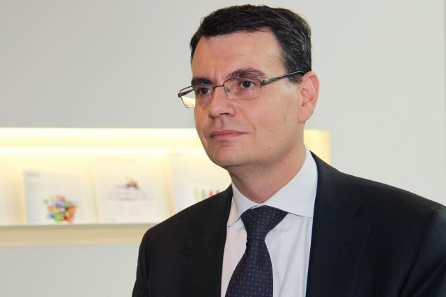 explorez les défis réglementaires auxquels les entreprises sont confrontées dans un environnement en constante évolution. découvrez des stratégies efficaces pour naviguer dans les complexités légales et rester conforme tout en optimisant votre performance.