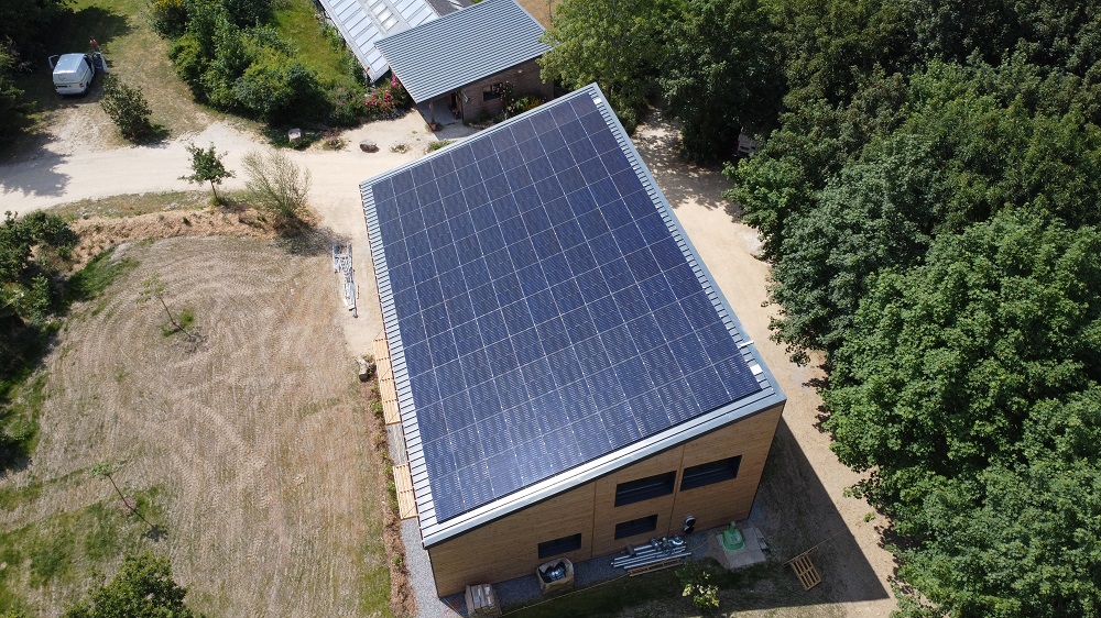 découvrez la durée de vie des panneaux solaires et apprenez comment optimiser leur performance au fil des années. informez-vous sur les facteurs influençant leur longévité et les meilleures pratiques d'entretien pour maximiser votre investissement énergétique.