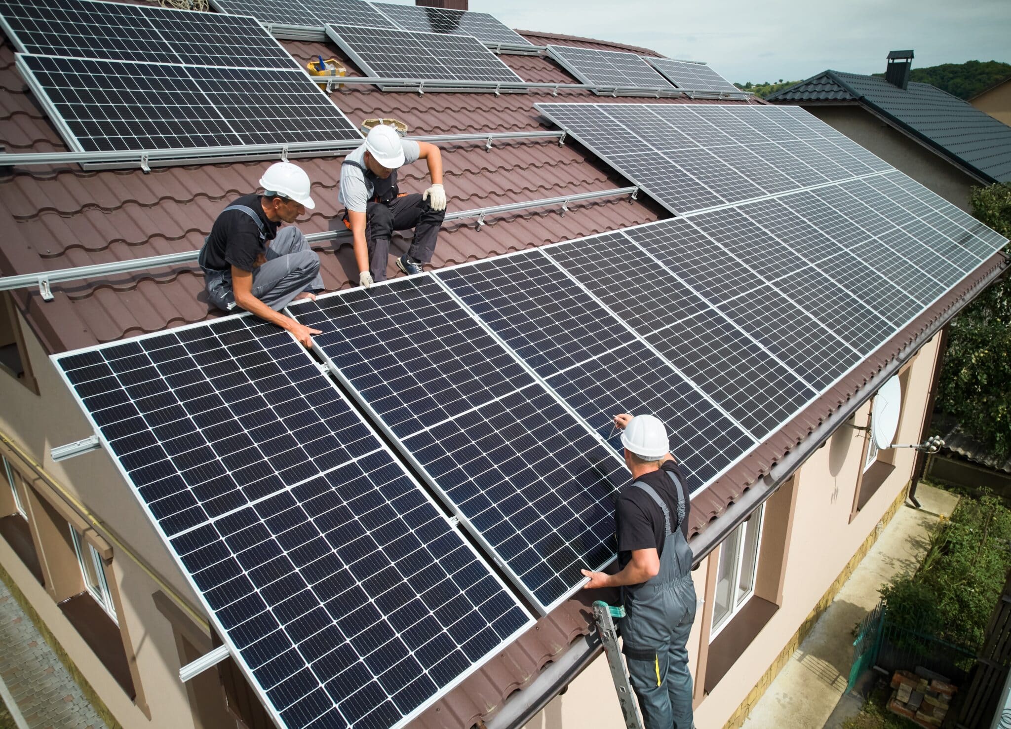 découvrez nos services d'entretien pour panneaux photovoltaïques afin d'optimiser leur performance et garantir leur durabilité. profitez d'une expertise professionnelle pour un fonctionnement optimal de votre installation solaire.