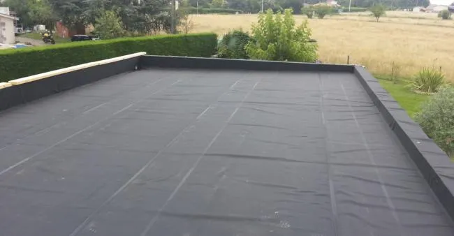 découvrez nos solutions d'étanchéité pour toits, assurant une protection durable contre les intempéries. prolongez la vie de votre toiture et améliorez l'efficacité énergétique de votre maison grâce à nos services professionnels.