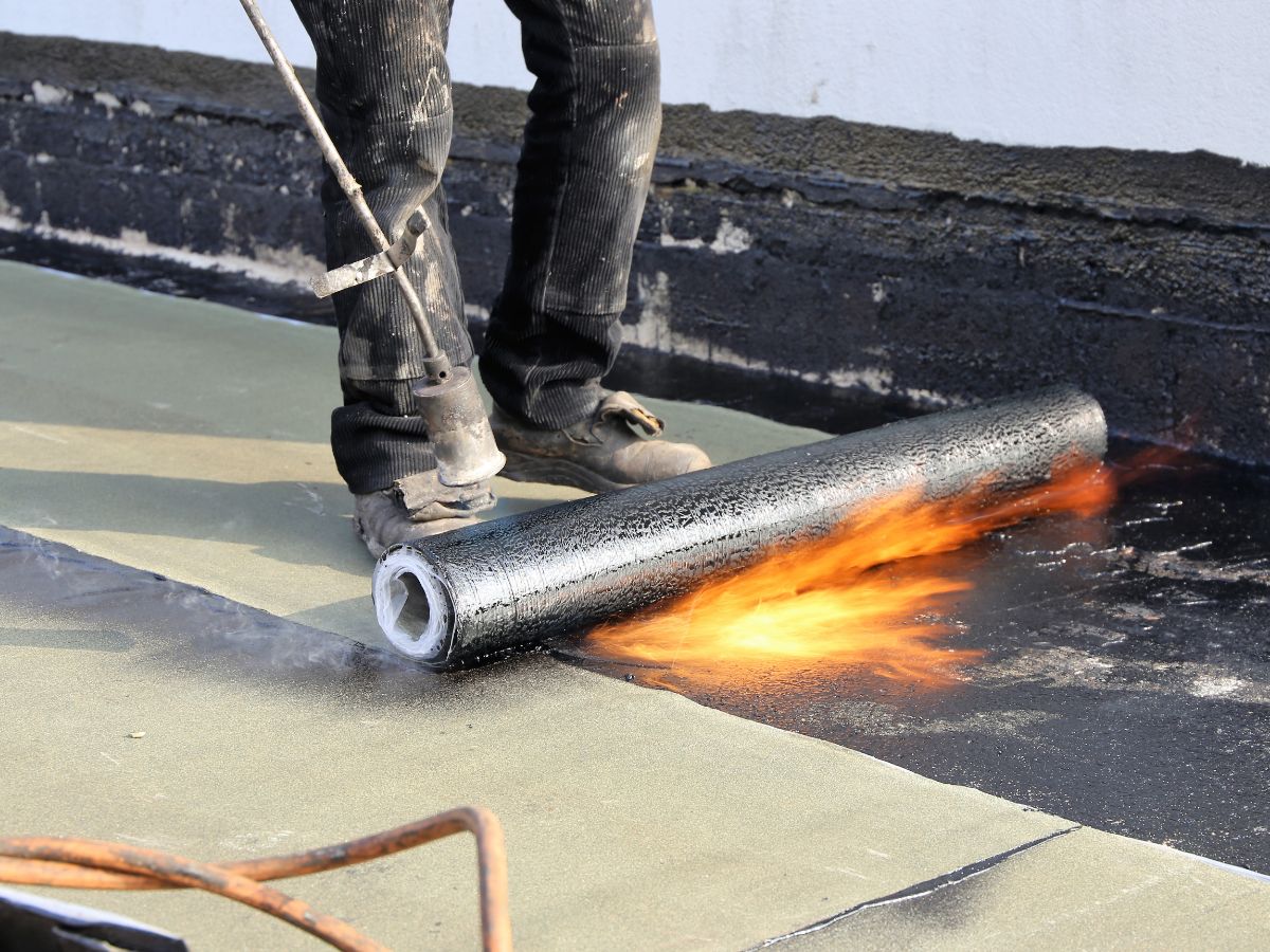 découvrez nos solutions d'étanchéité pour toits plats, garantissant durabilité et protection contre les intempéries. protégez votre bâtiment des fuites et prolonger sa durée de vie avec nos services professionnels.