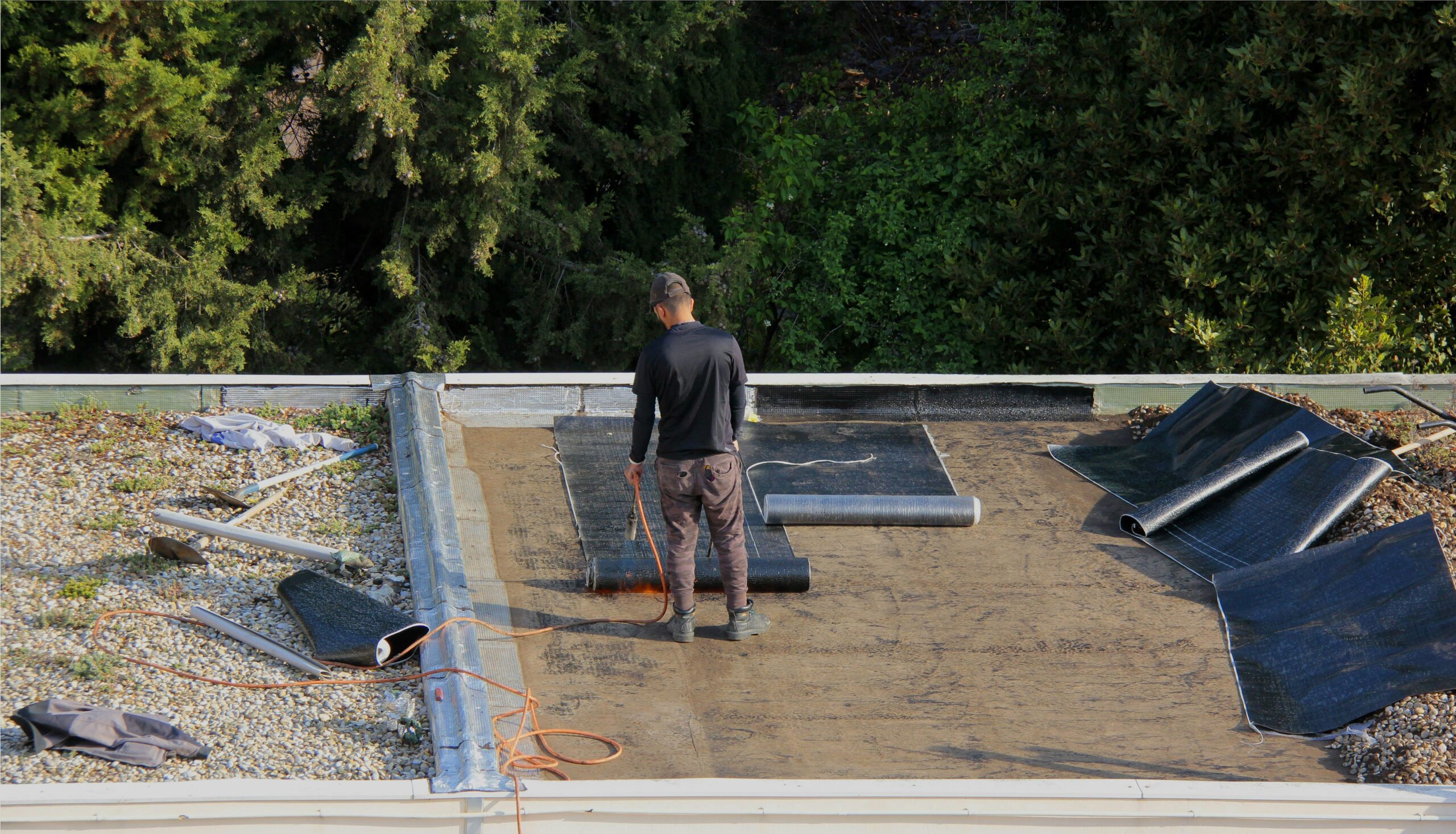 découvrez nos solutions d'étanchéité pour toits terrasses, alliant performance et durabilité. protégez votre espace extérieur contre les infiltrations d'eau tout en préservant l'esthétique de votre habitat. informez-vous sur nos techniques et matériaux adaptés pour une protection optimale.