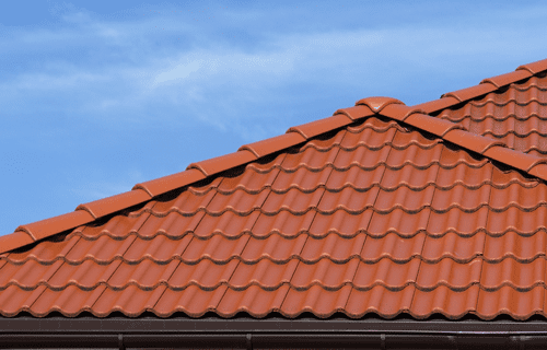 découvrez tout sur le faîtage de toit, un élément crucial pour assurer l'étanchéité et la durabilité de votre toiture. apprenez les différents types, matériaux et techniques de pose pour optimiser la protection de votre maison.