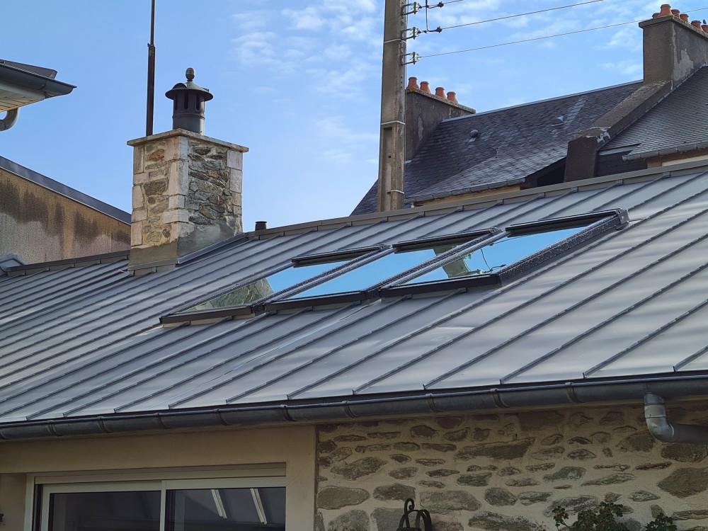 découvrez notre sélection de fenêtres de toit, alliant design et performance, pour apporter luminosité et confort à votre espace sous comble. idéales pour optimiser l'éclairage naturel et améliorer la ventilation, nos fenêtres de toit s'adaptent à tous vos projets de rénovation ou de construction.