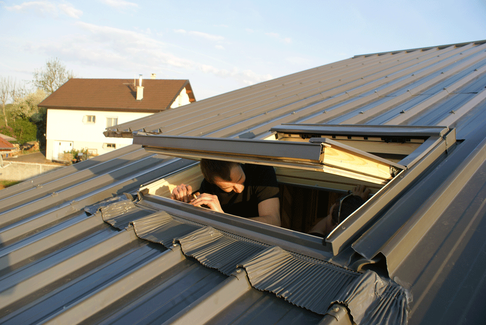 découvrez nos fenêtres de toit en bac acier, alliant robustesse et esthétique. optimisez l'éclairage naturel de vos espaces sous toiture avec des solutions durables et design, parfaites pour tous vos projets d'aménagement.