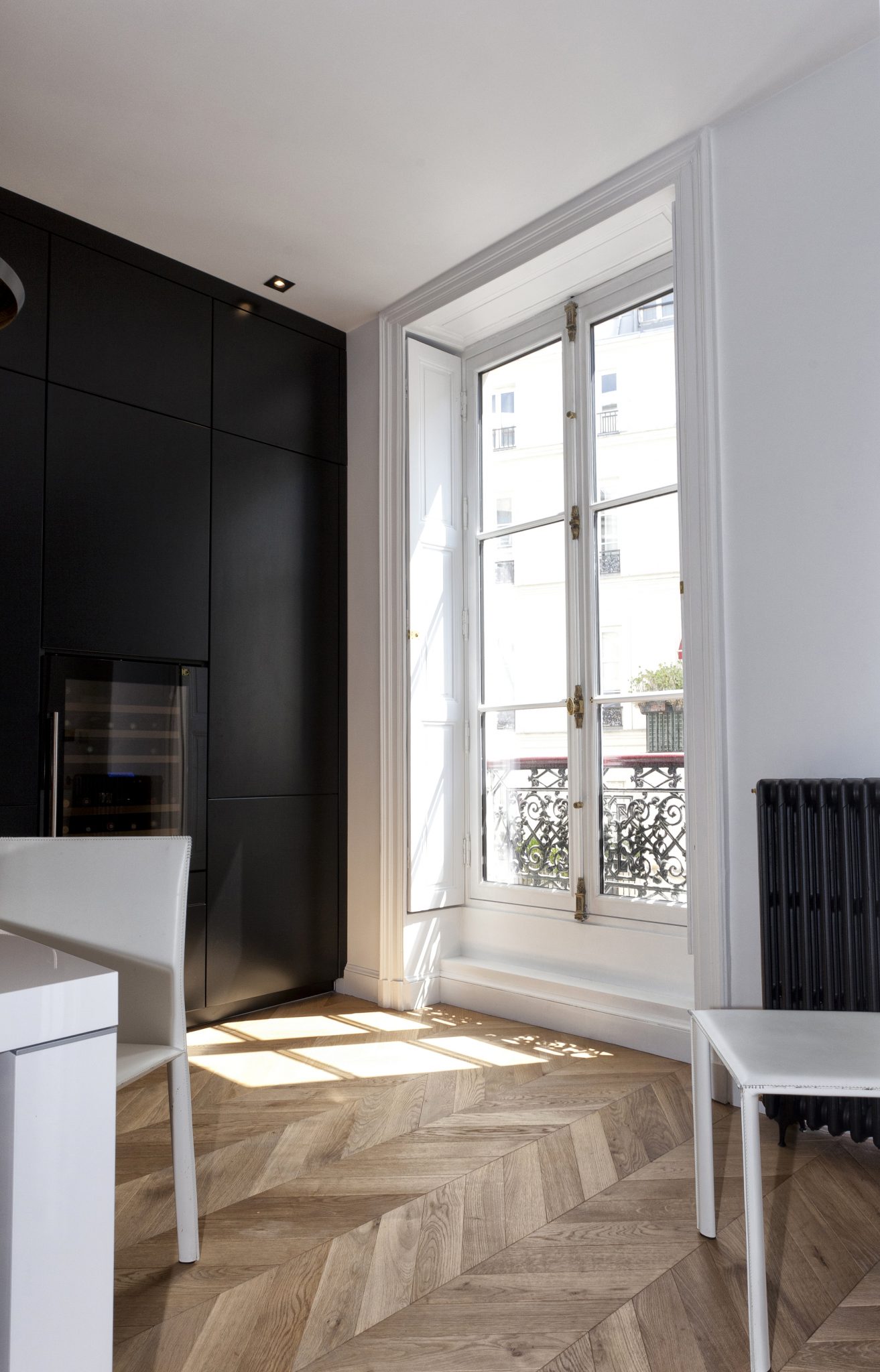 découvrez nos fenêtres de toit en pvc double vitrage à prix abordable. alliez confort thermique et esthétique pour sublimer votre espace sous combles. profitez d'une lumière naturelle optimale et d'une isolation performante sans compromis sur votre budget.