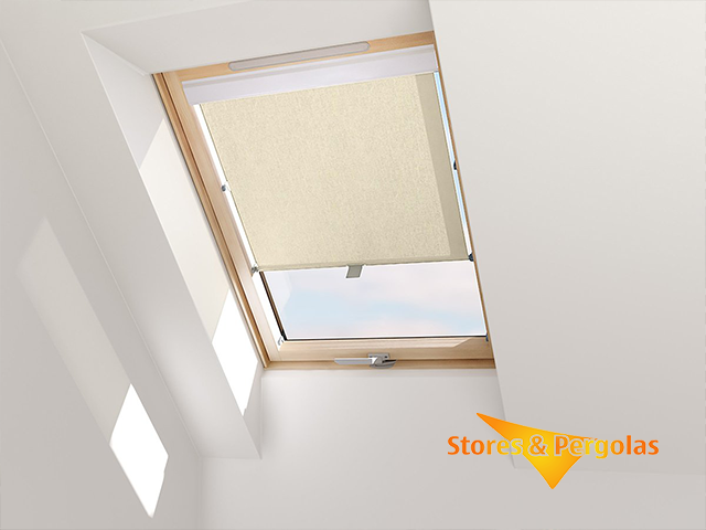découvrez notre sélection de fenêtres de toit, idéales pour apporter lumière et confort à vos espaces sous les combles. profitez de solutions innovantes et esthétiques pour transformer votre intérieur.